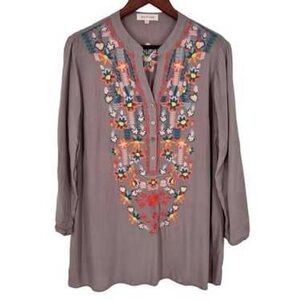 NWT Solitaire Embroidered Tunic - XL